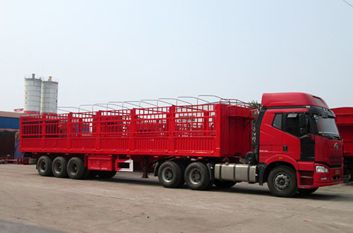 仓栅式运输货车